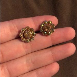 Pink/brown flower stud earrings